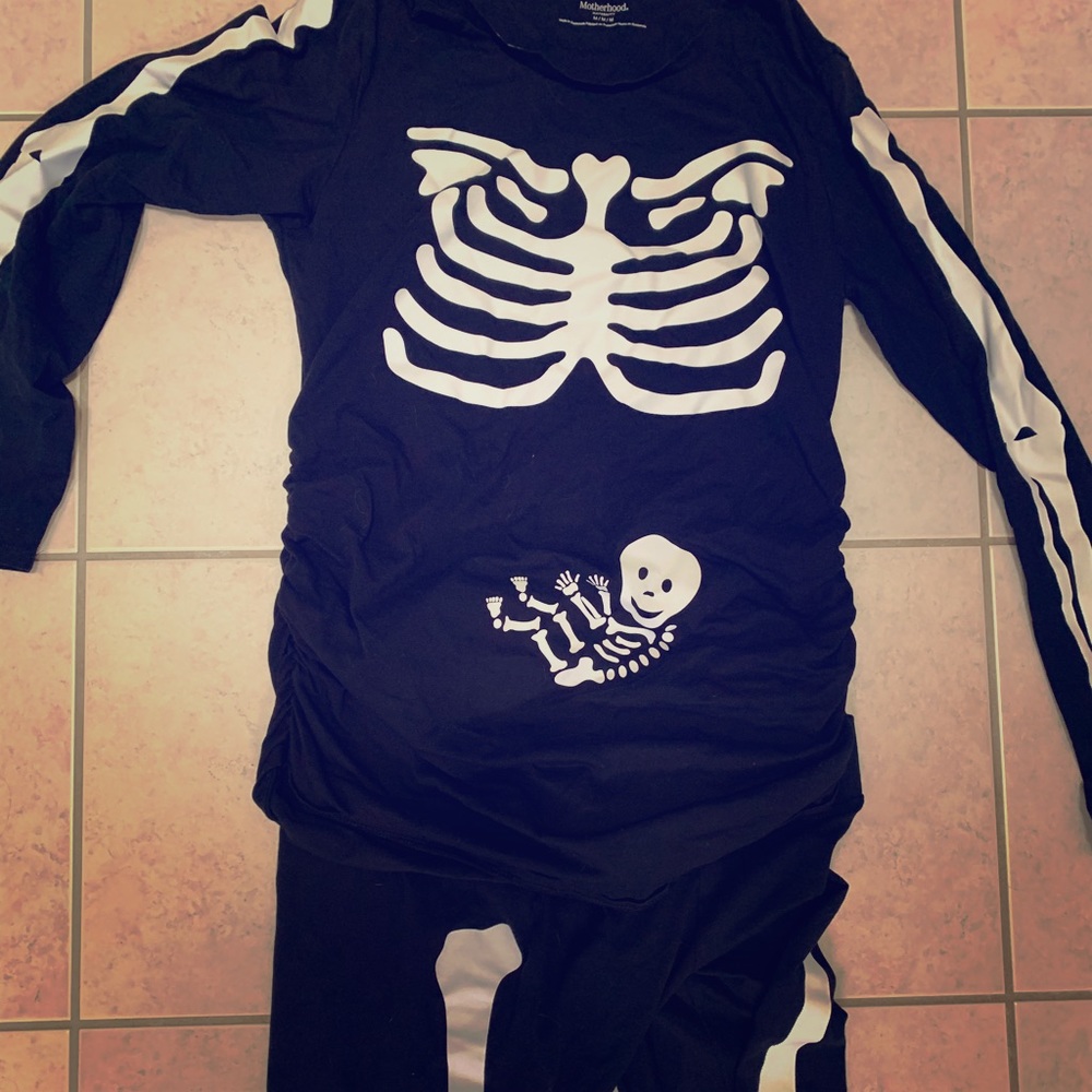 Maternity skeleton Halloween costume